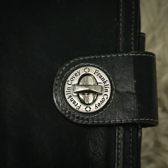 Franklin Covey Black Leather Bi Fold Silver Metal Lock Clasp Oraganizer Planner - Picture 3 of 6